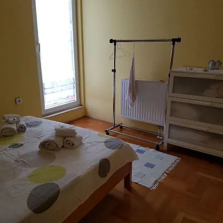 Sun Salutation Apartman *